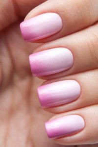 Ombre fingernails